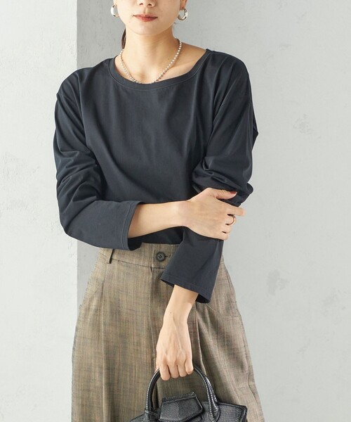 SHIPS（シップス）の「ワイド クルーネック コットン ロング スリーブ TEE（Tシャツ/カットソー・レディース・ホワイト/ブラック/ダークグレー・ONE SIZE）」の3枚目の写真