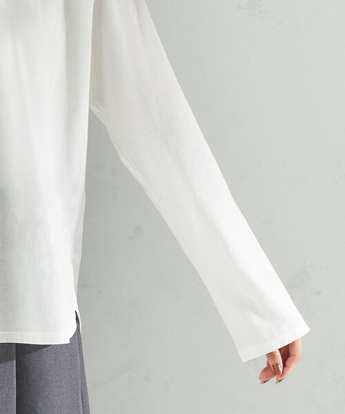 SHIPS（シップス）の「ワイド クルーネック コットン ロング スリーブ TEE（Tシャツ/カットソー・レディース・ホワイト/ブラック/ダークグレー・ONE SIZE）」の20枚目の写真