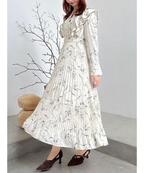 【WEB限定カラーあり】ダブルフリルフラワープリーツワンピース