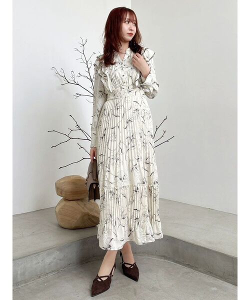 dazzlin（ダズリン）の「【WEB限定カラーあり】ダブルフリルフラワープリーツワンピース（ワンピース・レディース・ブラック/ベージュ/ピンク/アイボリー・SMALL/MEDIUM）」の15枚目の写真