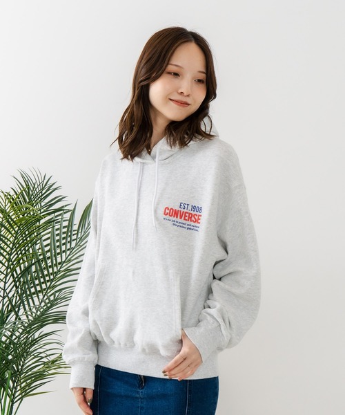 CONVERSE(コンバース)の「【CONVERSE/コンバース】発泡ロゴ グラフィック スウェットパーカー(スウェット・レディース・ライトグレー/レッド・MEDIUM)」の7枚目の写真
