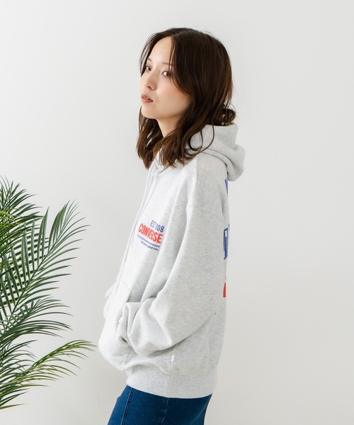 CONVERSE(コンバース)の「【CONVERSE/コンバース】発泡ロゴ グラフィック スウェットパーカー(スウェット・レディース・ライトグレー/レッド・MEDIUM)」の8枚目の写真