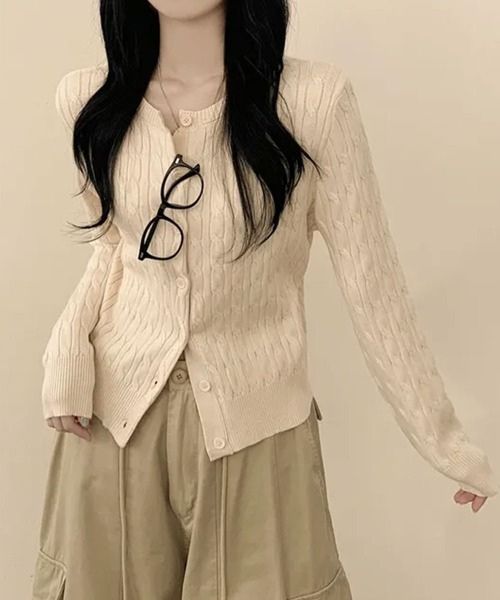 VIVID LADY（ビビッドレディー）の「ケーブル編み ニットカーディガン（カーディガン/ボレロ・レディース・レッド/グリーン/ネイビー/クリーム/グレー・FREE）」の2枚目の写真