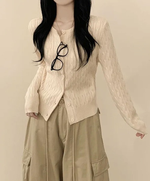 VIVID LADY（ビビッドレディー）の「ケーブル編み ニットカーディガン（カーディガン/ボレロ・レディース・レッド/グリーン/ネイビー/クリーム/グレー・FREE）」の6枚目の写真