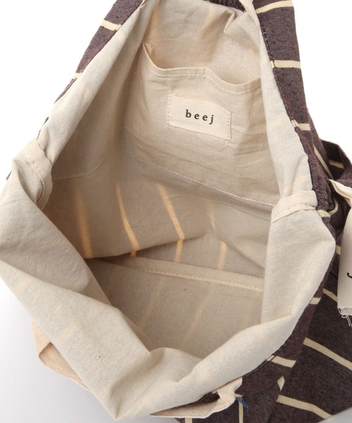 beej（ビージ）の「[A4サイズ収納可]【beej(ビージ)】Strip Bag（トートバッグ・レディース・ダークブラウン/ブルー/ベージュ・FREE）」の13枚目の写真