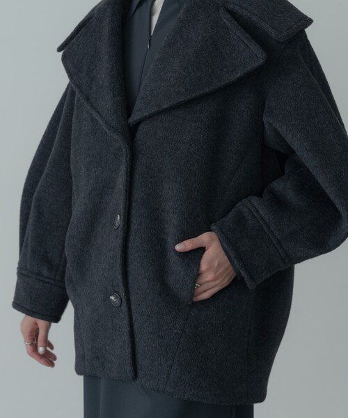GALLEST（ギャレスト）の「ビッグカラーダブルフェイスコート（チェスターコート・レディース・チャコールグレー/オフホワイト・38）」の6枚目の写真