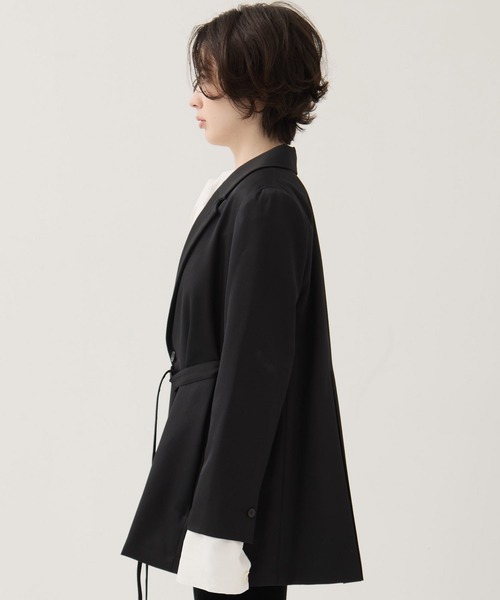 Dessin de Mode（デッサンドモード）の「【Dessin de mode/デッサンデモード】《STUDIOUS別注》バックインパーテッドジャケット/秋服（テーラードジャケット・レディース・ベージュ/ブラック・1/2）」の16枚目の写真