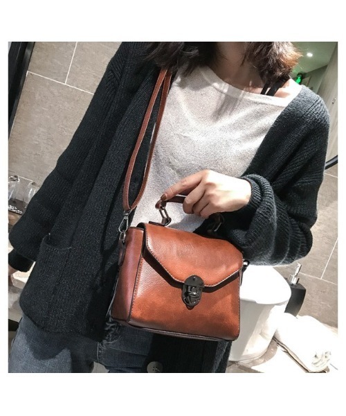 Sakka（サッカ）の「ミニサッチェル PUレザーショルダーバッグ（ショルダーバッグ・レディース・ブラック/ブラウン/ダークブラウン・FREE）」の6枚目の写真