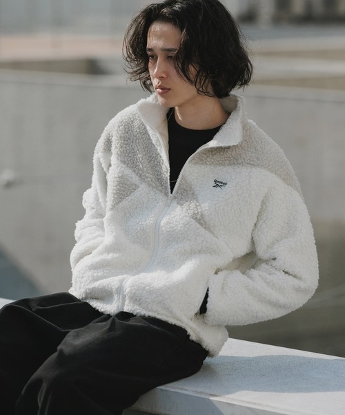 Reebok(リーボック)の「Reebok/リーボック CLASSIC VECTOR BOA JACKET ボアフリース ジャケット L ブランドロゴ 冬服(ブルゾン・メンズ・グレー×ホワイト/アイボリー/ブラック×ホワイト・S/M/L/XL)」の2枚目の写真