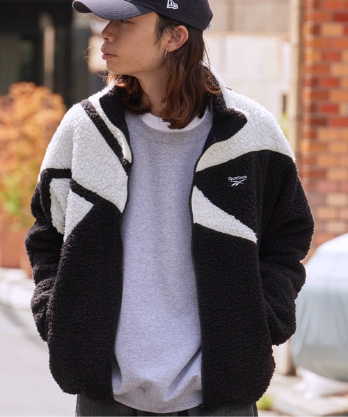 Reebok(リーボック)の「Reebok/リーボック CLASSIC VECTOR BOA JACKET ボアフリース ジャケット L ブランドロゴ 冬服(ブルゾン・メンズ・グレー×ホワイト/アイボリー/ブラック×ホワイト・S/M/L/XL)」の4枚目の写真