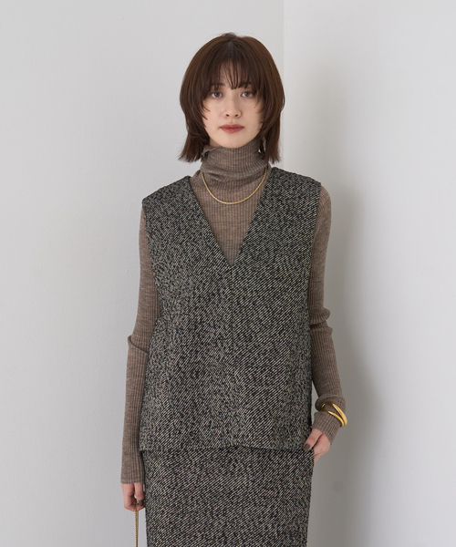 Rouge vif(ルージュヴィフ)の「【セットアップ対応】ポリウーリングカルゼVネックベスト(ベスト・レディース・ブラック/ブラック系その他・フリー)」の3枚目の写真