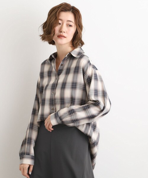 grove(グローブ)の「今の季節にちょうどいい オンブレーチェックシャツ(シャツ/ブラウス・レディース・ブラウン系その他2/ホワイト系4・02/03/05/04/01)」の13枚目の写真
