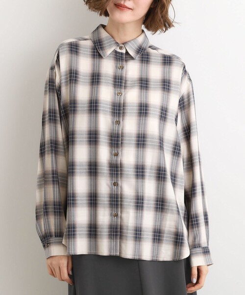grove(グローブ)の「今の季節にちょうどいい オンブレーチェックシャツ(シャツ/ブラウス・レディース・ブラウン系その他2/ホワイト系4・02/03/05/04/01)」の6枚目の写真