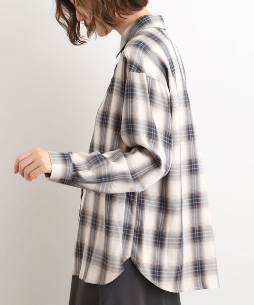 grove(グローブ)の「今の季節にちょうどいい オンブレーチェックシャツ(シャツ/ブラウス・レディース・ブラウン系その他2/ホワイト系4・02/03/05/04/01)」の7枚目の写真