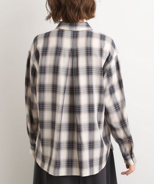 grove(グローブ)の「今の季節にちょうどいい オンブレーチェックシャツ(シャツ/ブラウス・レディース・ブラウン系その他2/ホワイト系4・02/03/05/04/01)」の14枚目の写真