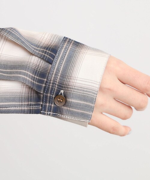 grove(グローブ)の「今の季節にちょうどいい オンブレーチェックシャツ(シャツ/ブラウス・レディース・ブラウン系その他2/ホワイト系4・02/03/05/04/01)」の19枚目の写真