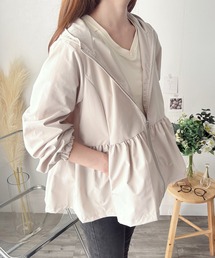 Amulet（アミュレット）の「動きやすさとデザインを両立◎軽い着心地♪ ギャザー切り替えフードブルゾン（マウンテンパーカー）」