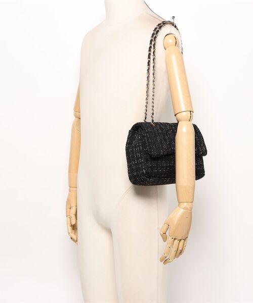 flower(フラワー)の「ツイードチェーンバッグ(ショルダーバッグ・レディース・ブラック/アイボリー・FREE)」の4枚目の写真