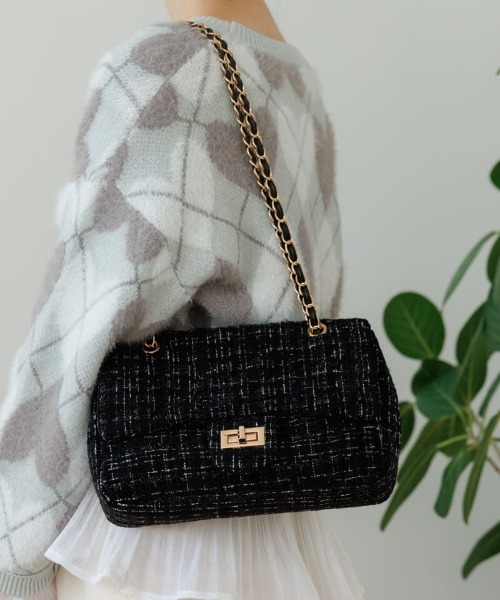 flower(フラワー)の「ツイードチェーンバッグ(ショルダーバッグ・レディース・ブラック/アイボリー・FREE)」の2枚目の写真