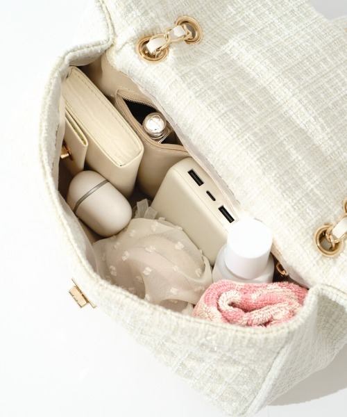 flower(フラワー)の「ツイードチェーンバッグ(ショルダーバッグ・レディース・ブラック/アイボリー・FREE)」の8枚目の写真