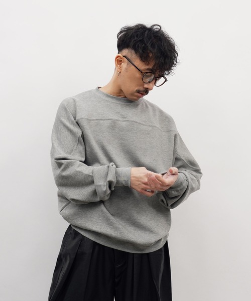 Aphlotus（アプロタス）の「スウェットオーバーサイズトレーナー（スウェット・メンズ・グレー/ホワイト/ブラック・LARGE/MEDIUM/SMALL）」の3枚目の写真