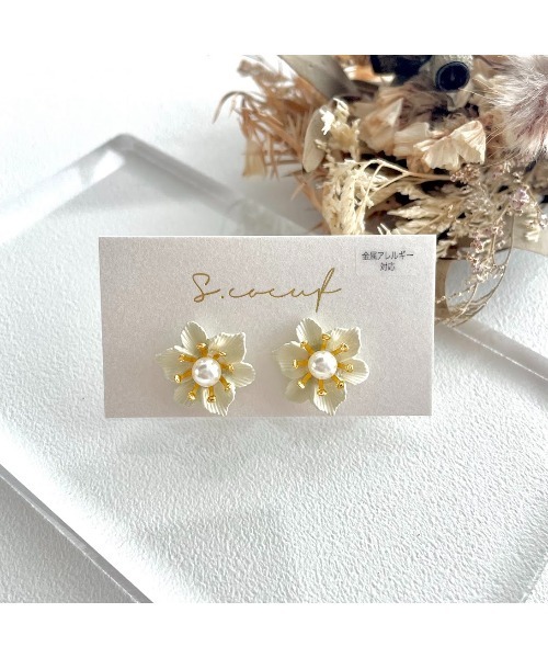 tone(トーン)の「【S.coeuf】【S.coeuf】金属アレルギー対応ピアス ミニホワイトフラワー by2025(MA)(ピアス(両耳用)・レディース・ホワイト・FREE)」の1枚目の写真