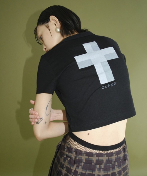 CLANE（クラネ）の「CLANE x FRGMT CROPPED TEE（Tシャツ/カットソー・レディース・ホワイト/ブラック・S/M）」の2枚目の写真