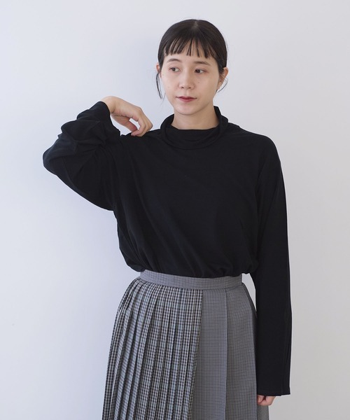 yuni（ユニ　）の「モックロディback slit neck リバーシブルカットソー（Tシャツ/カットソー・レディース・ホワイト/ブラック・FREE）」の20枚目の写真