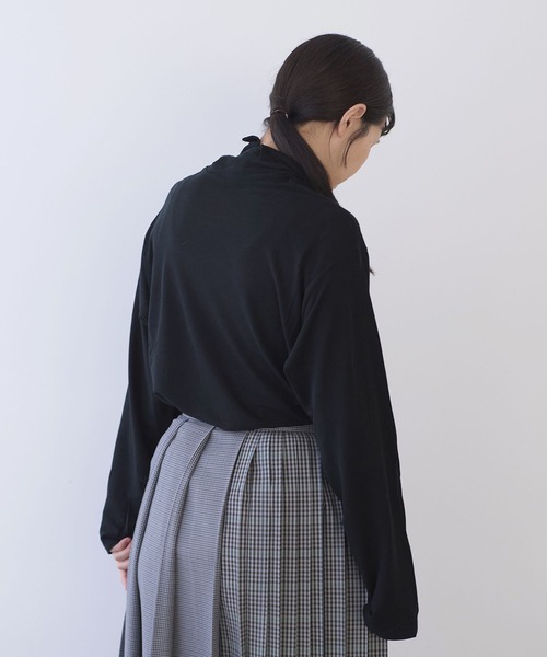 yuni（ユニ　）の「モックロディback slit neck リバーシブルカットソー（Tシャツ/カットソー・レディース・ホワイト/ブラック・FREE）」の18枚目の写真