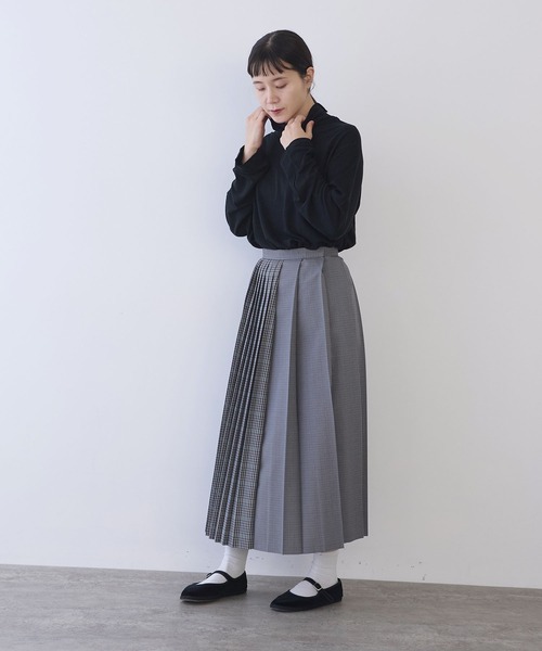 yuni（ユニ　）の「モックロディback slit neck リバーシブルカットソー（Tシャツ/カットソー・レディース・ホワイト/ブラック・FREE）」の16枚目の写真