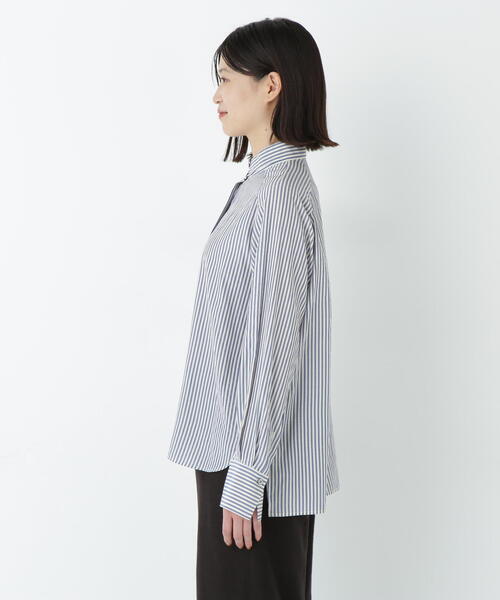human woman（ヒューマンウーマン）の「◆ストライプロールハイネックシャツ（シャツ/ブラウス・レディース・ダークインディゴブルー/チャコールグレー/ブルー系その他3・MEDIUM）」の15枚目の写真