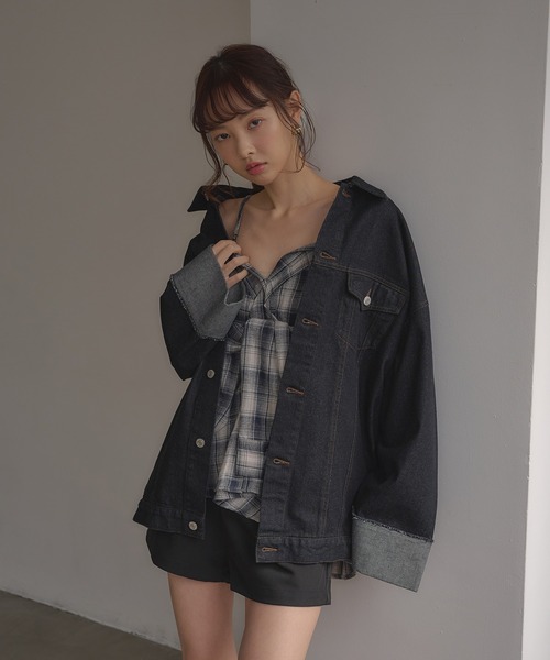 SOELA(ソエラ)の「【INGNI SOELA】袖折り返しビッグGジャン(セットアップ対応)/WEB限定(デニムジャケット・レディース・インディゴブルー/ブラック・M)」の2枚目の写真