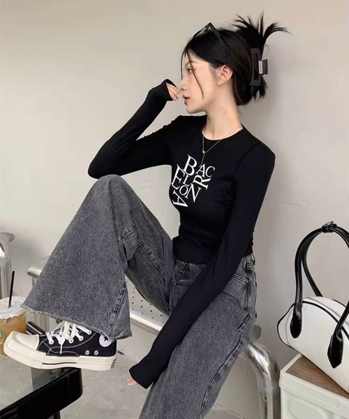 FUNALIVE（ファンアライブ）の「ABETTOR 英字ロゴプリント　AラインLS/Ｔ　厚手あったか生地　長袖（Tシャツ/カットソー・レディース・ホワイト/ブラック・FREE）」の6枚目の写真