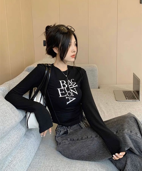 FUNALIVE（ファンアライブ）の「ABETTOR 英字ロゴプリント　AラインLS/Ｔ　厚手あったか生地　長袖（Tシャツ/カットソー・レディース・ホワイト/ブラック・FREE）」の8枚目の写真