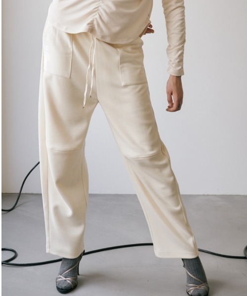 Muel Chic（ミュエルシック）の「Nicosia pants   ニコシアパンツ（その他パンツ・レディース・ベージュ/ダークブラック/オフホワイト・MEDIUM/SMALL）」の2枚目の写真