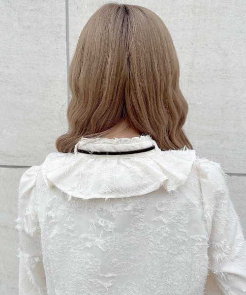 F i.n.t(フィント)の「リボン付きカットジャガードフリルブラウス/fint フィント(シャツ/ブラウス・レディース・オフホワイト/アイボリー・FREE)」の6枚目の写真