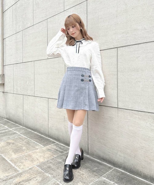 F i.n.t(フィント)の「リボン付きカットジャガードフリルブラウス/fint フィント(シャツ/ブラウス・レディース・オフホワイト/アイボリー・FREE)」の7枚目の写真