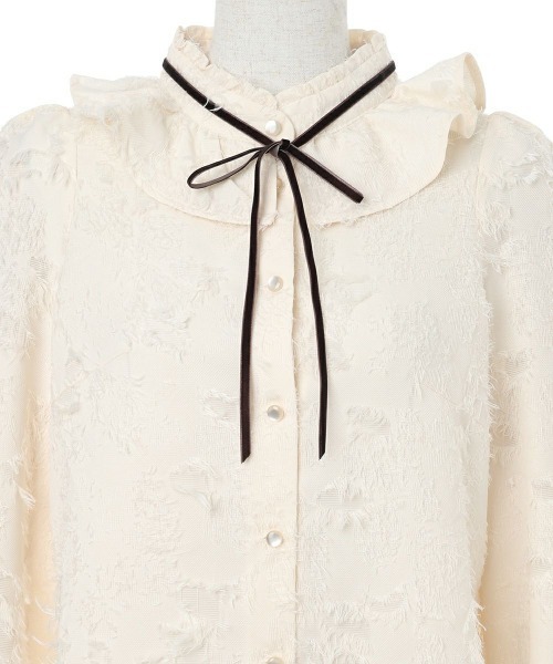 F i.n.t(フィント)の「リボン付きカットジャガードフリルブラウス/fint フィント(シャツ/ブラウス・レディース・オフホワイト/アイボリー・FREE)」の14枚目の写真