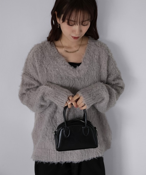 Riberry(リベリー)の「Vネックブークレ起毛ニット(ニット/セーター・レディース・グレイッシュベージュ/サックスブルー/アイボリー・FREE)」の2枚目の写真