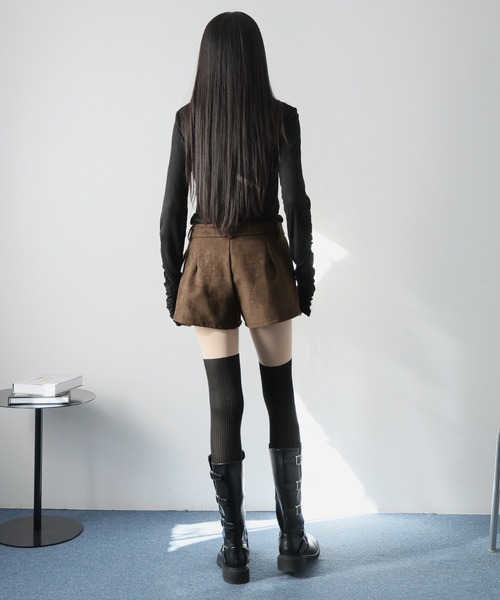 Ulysses(ユリシス)の「フェイクスエードスタッズ付きショートパンツ(その他パンツ・レディース・ブラック/ブラウン・S/M)」の13枚目の写真