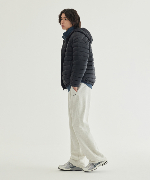 COVERNAT(カバーナット)の「セミワイド スモールロゴ 起毛 スウェットパンツ ブラック(スウェットパンツ・レディース・その他・SMALL/MEDIUM/LARGE/X-LARGE/XX-LARGE/X-SMALL)」の4枚目の写真