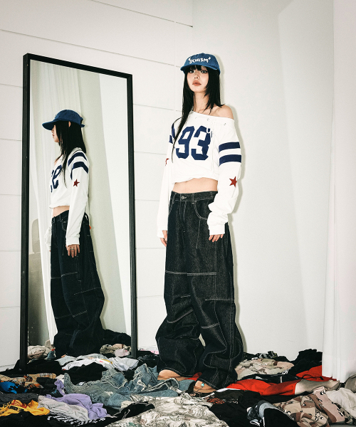 SCHISM INDUCING（スキズムインデューシング）の「TEAM OFF SHOULDER SLEEVES IVORY（Tシャツ/カットソー・レディース・その他・OS）」の2枚目の写真