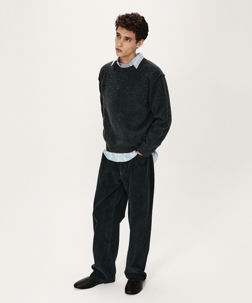 SHIRTER(シャーター)の「SHAGGY DOG REVERSE SEAM KNIT (CHARCOAL)(ニット/セーター・メンズ・その他・SMALL/MEDIUM/LARGE)」の4枚目の写真