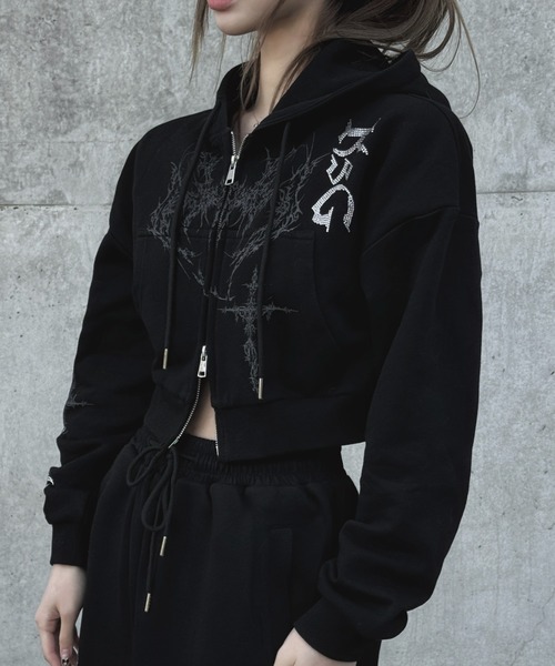 KsG（ケーエスジー）の「クロップドビジュープリントパーカー（パーカー・レディース・グレー/ブラック/ホワイト・MEDIUM/SMALL）」の15枚目の写真