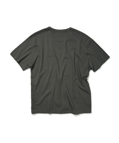 ETCE(イーティーシーイー)の「CURVED HENLEY NECK TEE (CHARCOAL)(Tシャツ/カットソー・メンズ・その他・MEDIUM/LARGE/X-LARGE)」の2枚目の写真