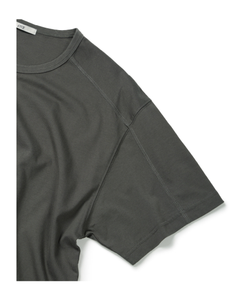 ETCE(イーティーシーイー)の「CURVED HENLEY NECK TEE (CHARCOAL)(Tシャツ/カットソー・メンズ・その他・MEDIUM/LARGE/X-LARGE)」の3枚目の写真