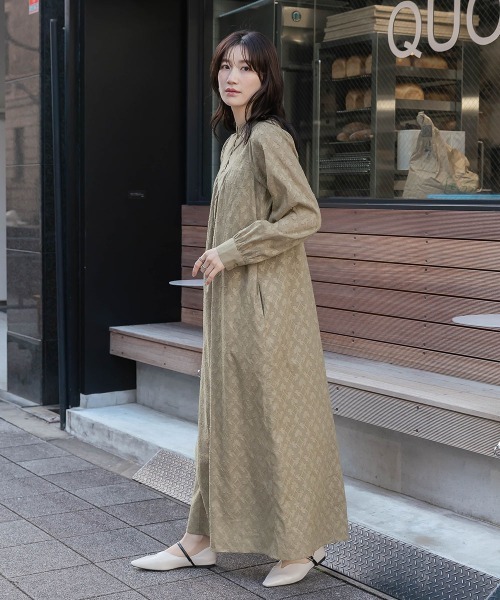 slattgir(スラットジール)の「高身長 綿100%ジャガード切替スタンドカラーマキシ丈ワンピース(トールサイズ)Essenave(ワンピース・レディース・ブラック/カーキ・T5L/T4L/T3L/TLL/TL/TM)」の10枚目の写真