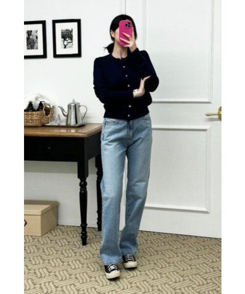 RIDIFI(リディフィ)の「HIGH RISE STRAIGHT-LEG JEANS_LIGHT BLUE(デニムパンツ・レディース・その他・SMALL/MEDIUM/LARGE)」の3枚目の写真