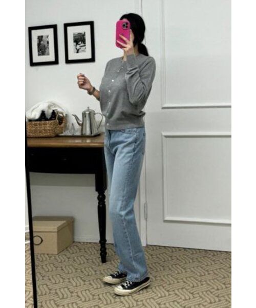 RIDIFI(リディフィ)の「HIGH RISE STRAIGHT-LEG JEANS_LIGHT BLUE(デニムパンツ・レディース・その他・SMALL/MEDIUM/LARGE)」の4枚目の写真