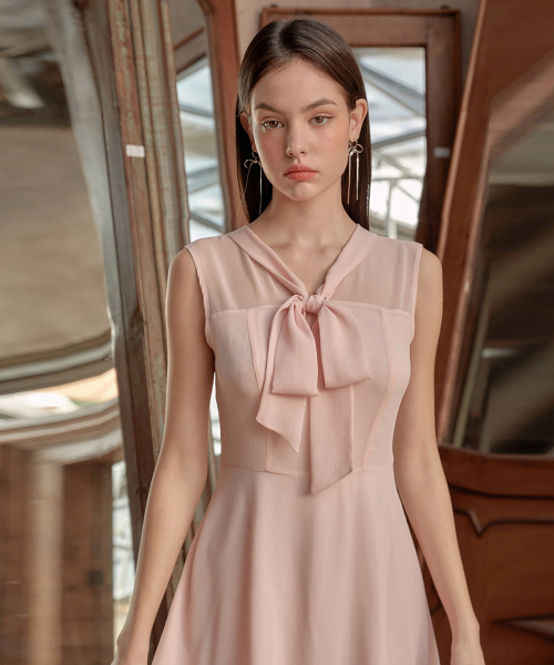JULIY&CALLA(ジュリー&カラー)の「24SS カラー93 シークレットガーデン 袖なし ジュノ リボンタイ ワンピース ピンク(ワンピース・レディース・その他・MEDIUM)」の3枚目の写真